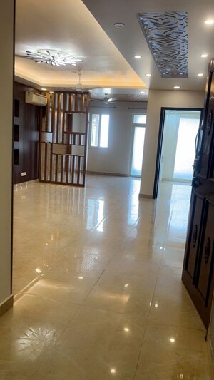 Room in 3 BHK Apartment at Kendriya Vihar, Sector 56 – for Rent