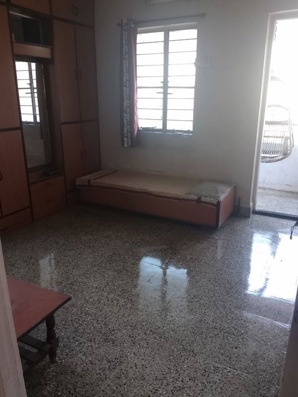 2 BHK + Servant Room 735 Sq.Ft. Builder Floor in Anand Yog Society