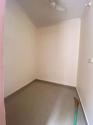 Room in 3 BHK Builder Floor at Choma – for Rent