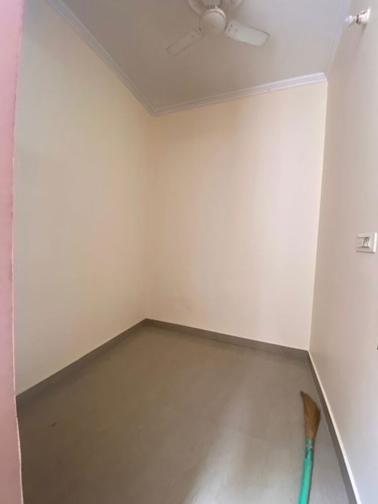 Room, choma 3 Bedroom 240 Sq.Yd. Builder Floor In Choma Gurgaon 10403029