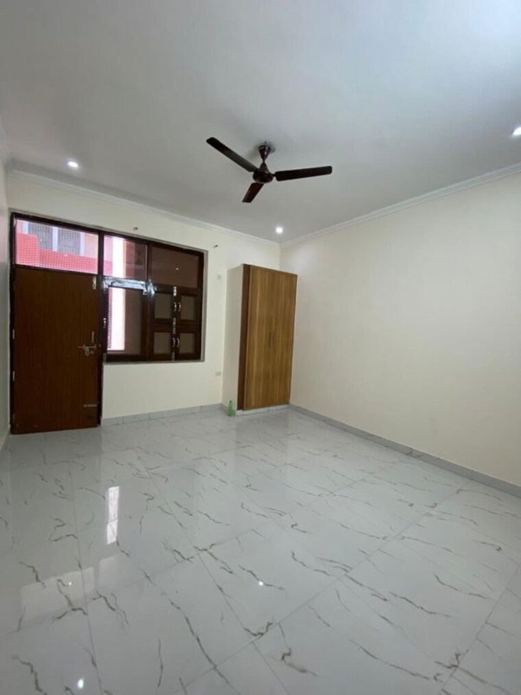 Room, choma 3 Bedroom 240 Sq.Yd. Builder Floor In Choma Gurgaon 10403029