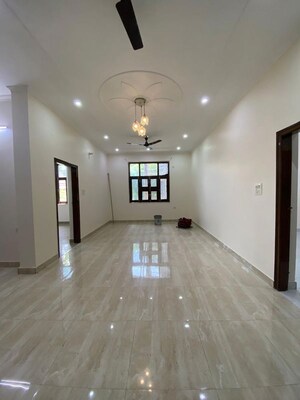 Building Lobby in 3 BHK Builder Floor at Choma – for Rent