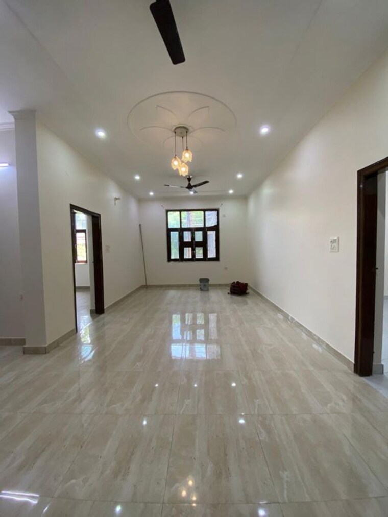 undefined, choma 3 Bedroom 240 Sq.Yd. Builder Floor In Choma Gurgaon 10403029