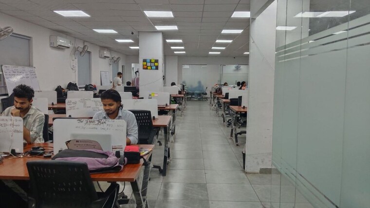 Gym, sector 2 Commercial Office Space 5000 Sq.Ft. In Sector 2 Noida 10403038