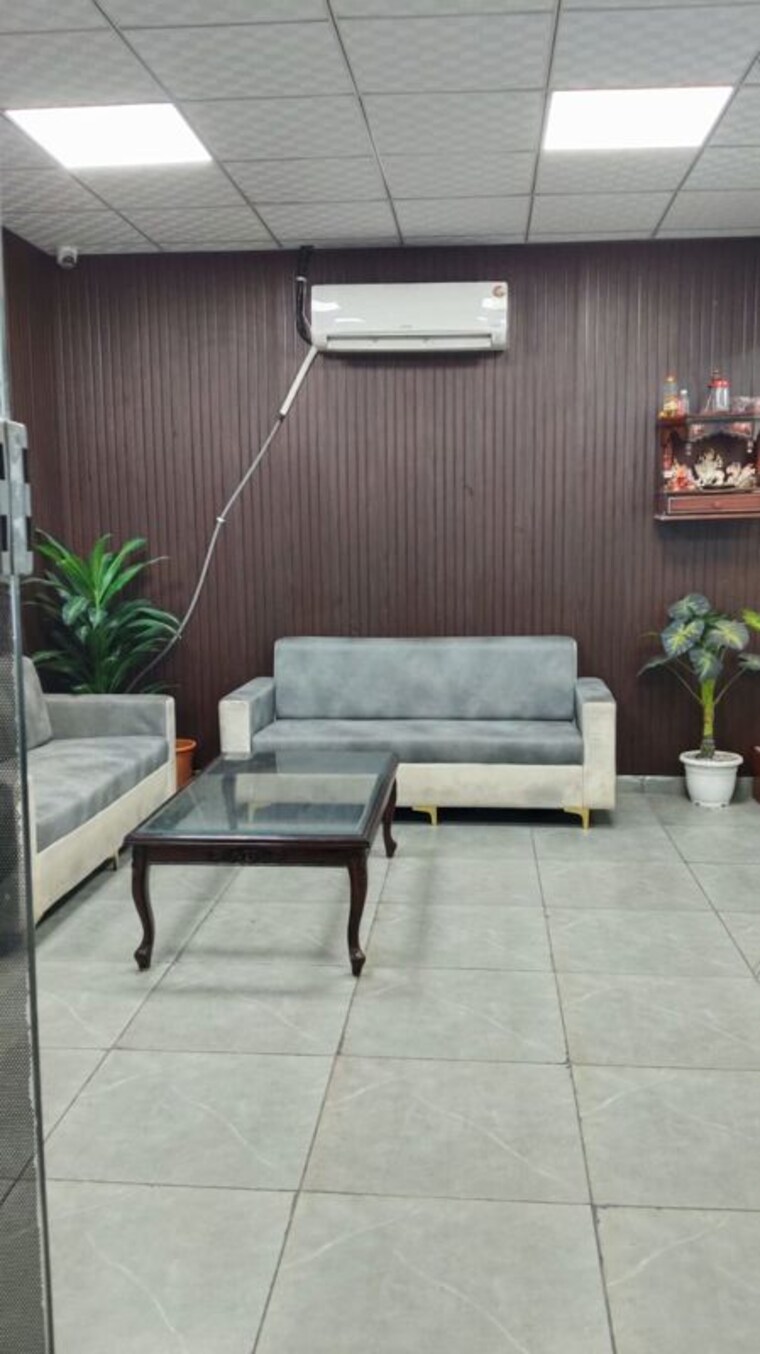 Gym, sector 2 Commercial Office Space 5000 Sq.Ft. In Sector 2 Noida 10403038