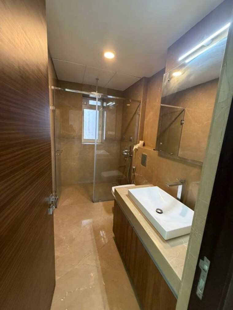 Bathroom, raheja-imperia 3 Bedroom 1500 Sq.Ft. Apartment In Worli Mumbai 10403041