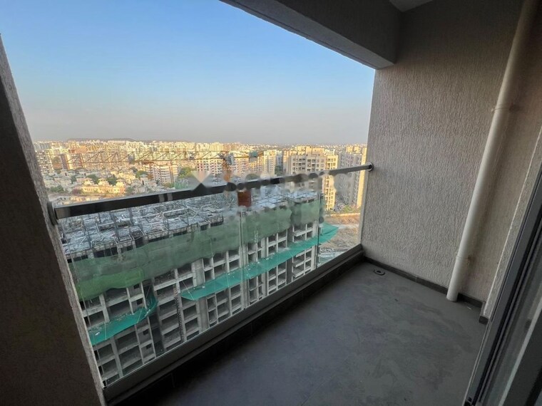 Swimming Pool, vilas-javdekar-yashwin-enchante 2 Bedroom 760 Sq.Ft. Apartment In Kharadi Pune 10403073