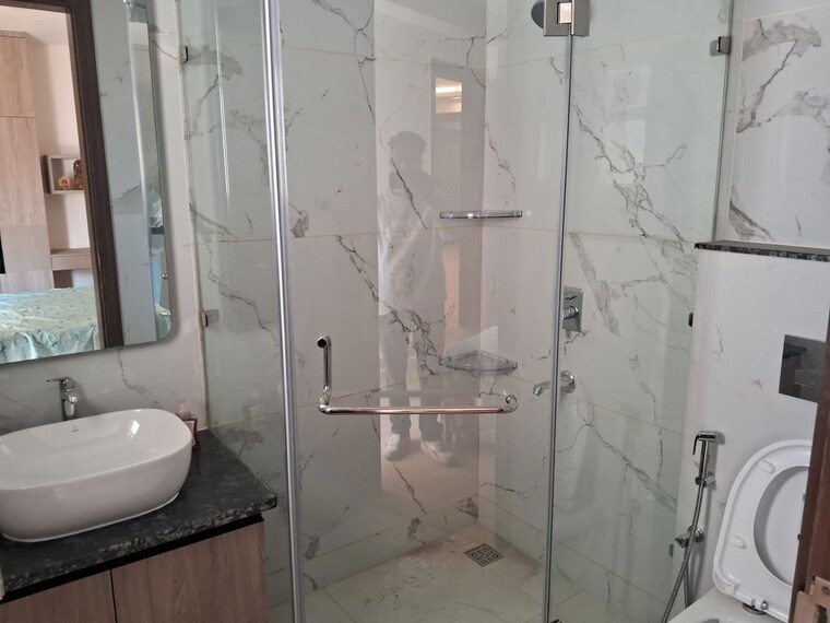 Bathroom, raj-one-good-earth 3 Bedroom 1620 Sq.Ft. Apartment In Sector 71 Gurgaon 10403124