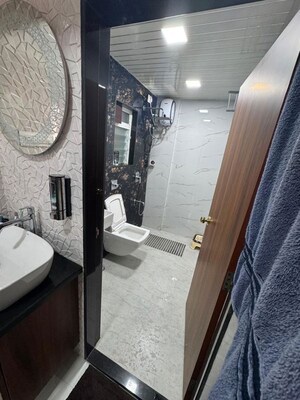 Building Lobby in 2 BHK Apartment at Tapasya CHS Bhayander, Bhayandar West – for Rent