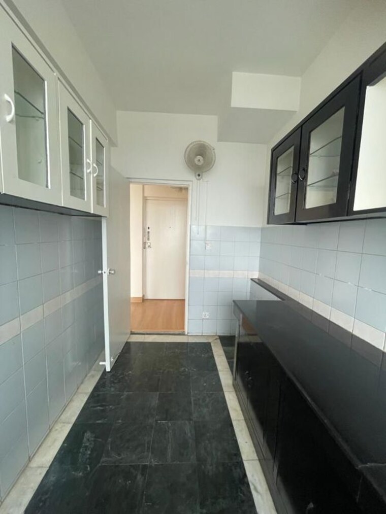 Kitchen, dlf-regency-park-ii 3 Bedroom 1800 Sq.Ft. Apartment In Sector 27 Gurgaon 10403135