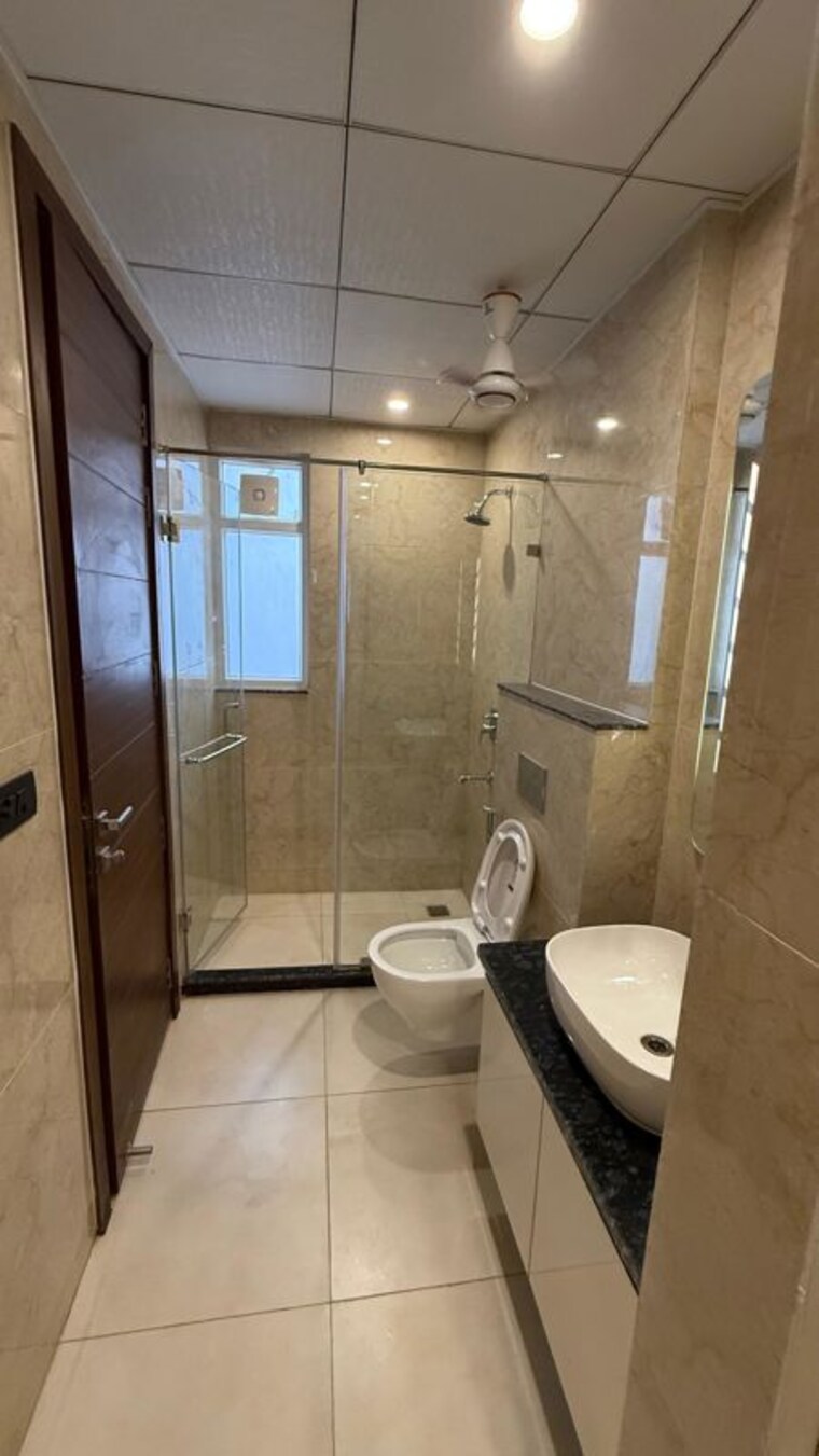 Bathroom, raj-one-good-earth 3 Bedroom 1620 Sq.Ft. Apartment In Sector 71 Gurgaon 10403142