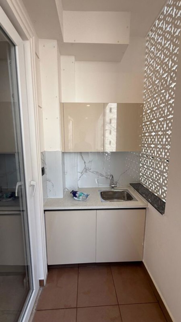 Kitchen, raj-one-good-earth 3 Bedroom 1620 Sq.Ft. Apartment In Sector 71 Gurgaon 10403142