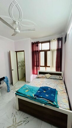 3 BHK Builder Floor For Rent in Unitech Infospace