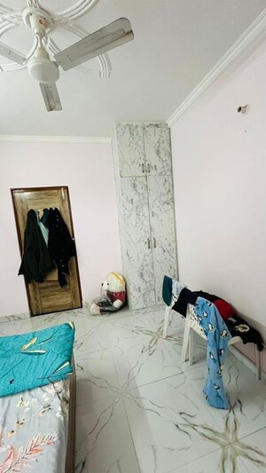 Team Area in 3 BHK Builder Floor at Unitech Infospace, Sector 21 – for Rent