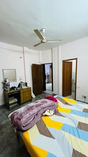 Bedroom in 3 BHK Builder Floor at Unitech Infospace, Sector 21 – for Rent
