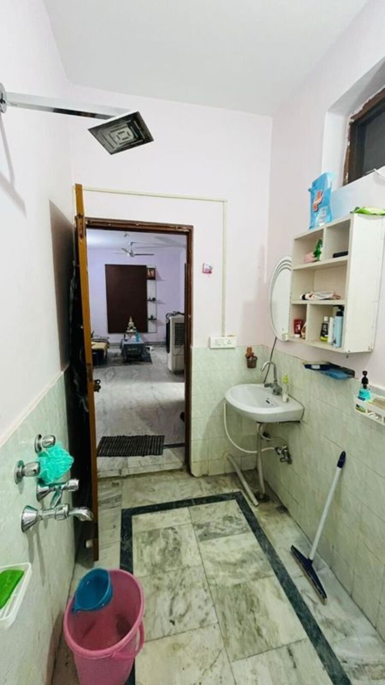 Team Area, unitech-infospace 3 Bedroom 1850 Sq.Ft. Builder Floor In Sector 21 Gurgaon 10403093
