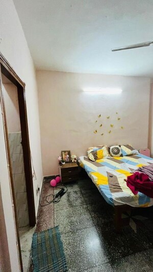Bedroom in 3 BHK Builder Floor at Unitech Infospace, Sector 21 – for Rent