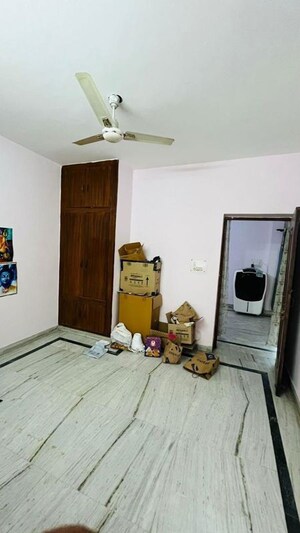 Bedroom in 3 BHK Builder Floor at Unitech Infospace, Sector 21 – for Rent
