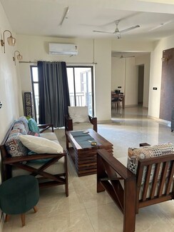 3.5 BHK + Servant Room Apartment For Rent in Ardee City Palm Grove Heights