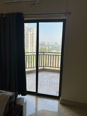 Room in 3.5 BHK Apartment at Ardee City Palm Grove Heights, Sector 52 – for Rent