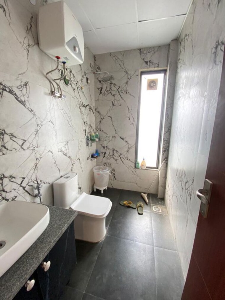Bathroom, ansal-plaza-sector-23 2 Bedroom 173 Sq.Yd. Builder Floor In Sector 23 Gurgaon 10403197