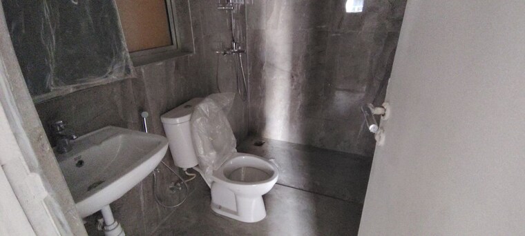 Bathroom, hiranandani-estate-villa-carino 1 Bedroom 450 Sq.Ft. Apartment In Ghodbunder Road Thane 10403189