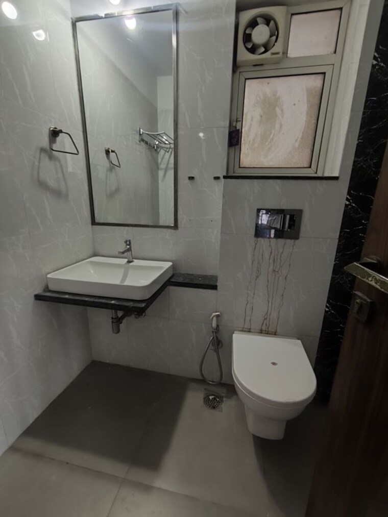 Bathroom, omkar-ananta 2 Bedroom 750 Sq.Ft. Apartment In Goregaon East Mumbai 10403220
