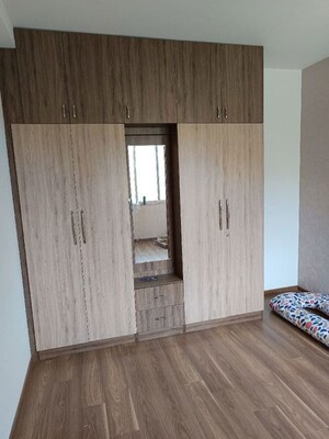 Room in 2.5 BHK Apartment at Prestige Misty Waters Phase II, Hebbal – for Sale