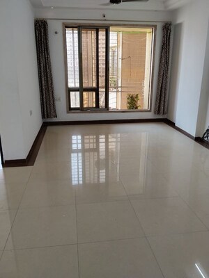 Room in 3 BHK Apartment at Gemstar Symphony, Kandivali West – for Rent