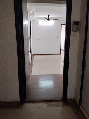 Room in 3 BHK Apartment at Gemstar Symphony, Kandivali West – for Rent