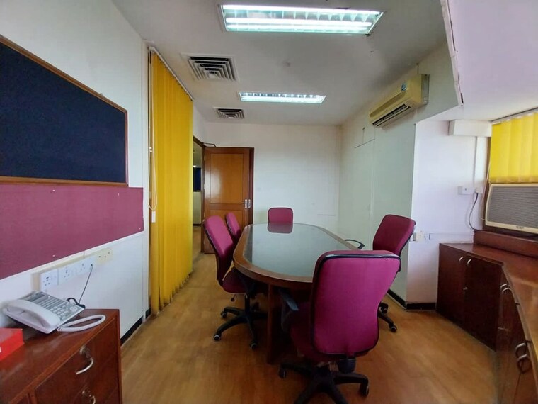 Team Area, churchgate Commercial Office Space 2350 Sq.Ft. In Churchgate Mumbai 10403149