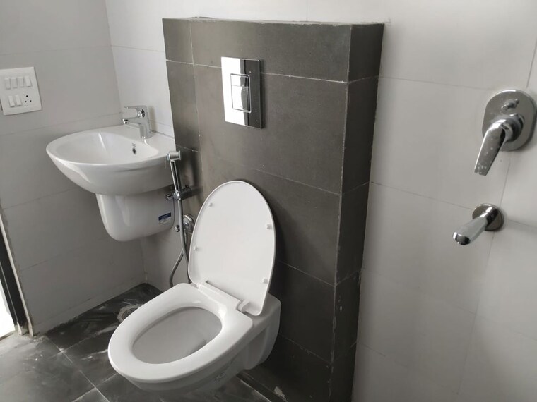 Bathroom, sbp-housing-park 3 Bedroom 1300 Sq.Ft. Apartment In Central Derabassi Chandigarh 10403265
