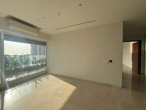 Room in 3 BHK Apartment at Worli Residency, Worli – for Rent