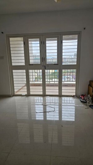 Room in 2.5 BHK Apartment at Krisala 41 Cosmo, Tathawade – for Rent