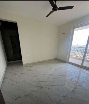 Room in 3 BHK Apartment at ATS Golf Meadows Lifestyle, Central Derabassi – for Rent