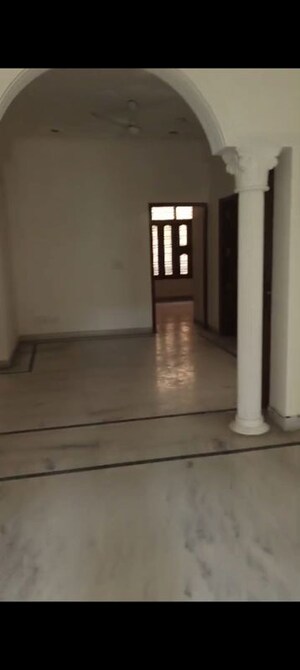 Room in 3 BHK Builder Floor at Ansal Plaza Sector-23, Sector 23 – for Rent
