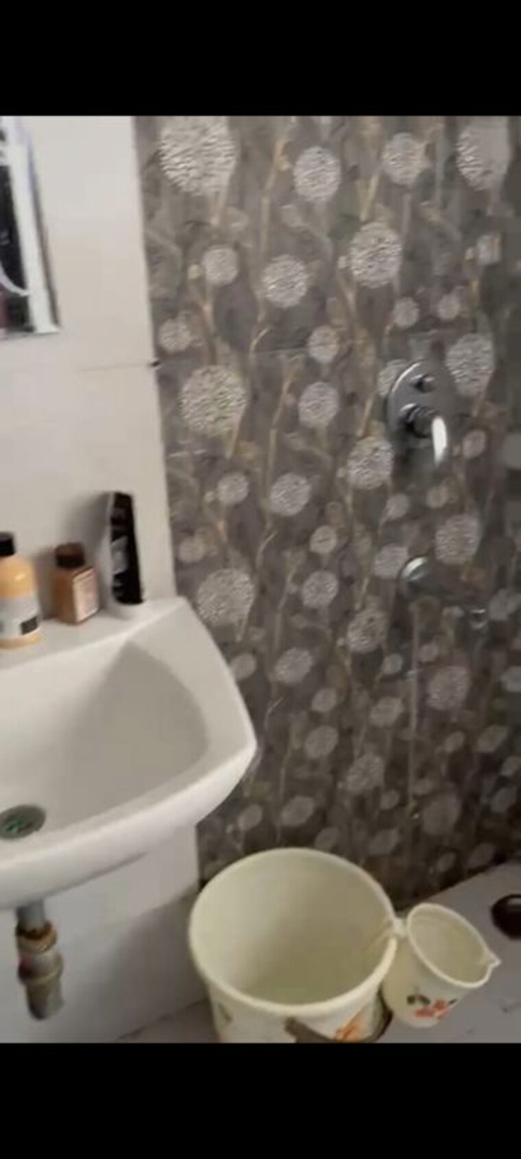 Bathroom, jm-aroma 3 Bedroom 1550 Sq.Ft. Apartment In Sector 75 Noida 10403328