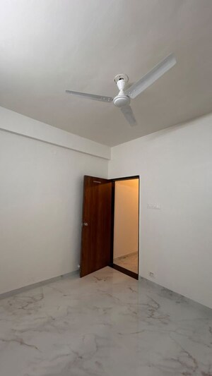 Room in 2 BHK Apartment at Amar Srushti, Hadapsar – for Rent