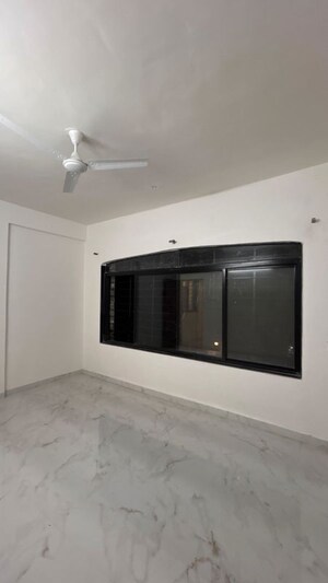 Room in 2 BHK Apartment at Amar Srushti, Hadapsar – for Rent