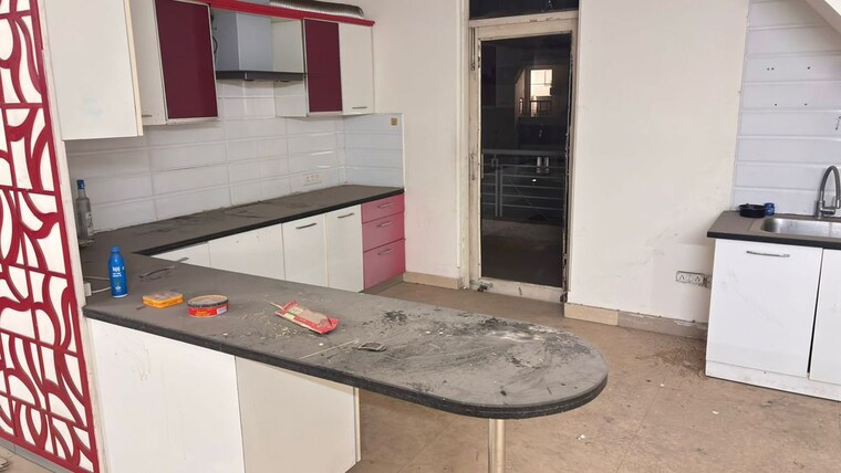 Kitchen, shiv-shankar-society 4 Bedroom 3100 Sq.Ft. Penthouse In Sector 51 Gurgaon 10403322