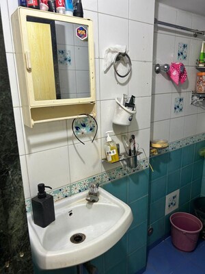 Bathroom in 1 BHK Apartment at Swapnalok Apartment Andheri, Andheri East – for Rent