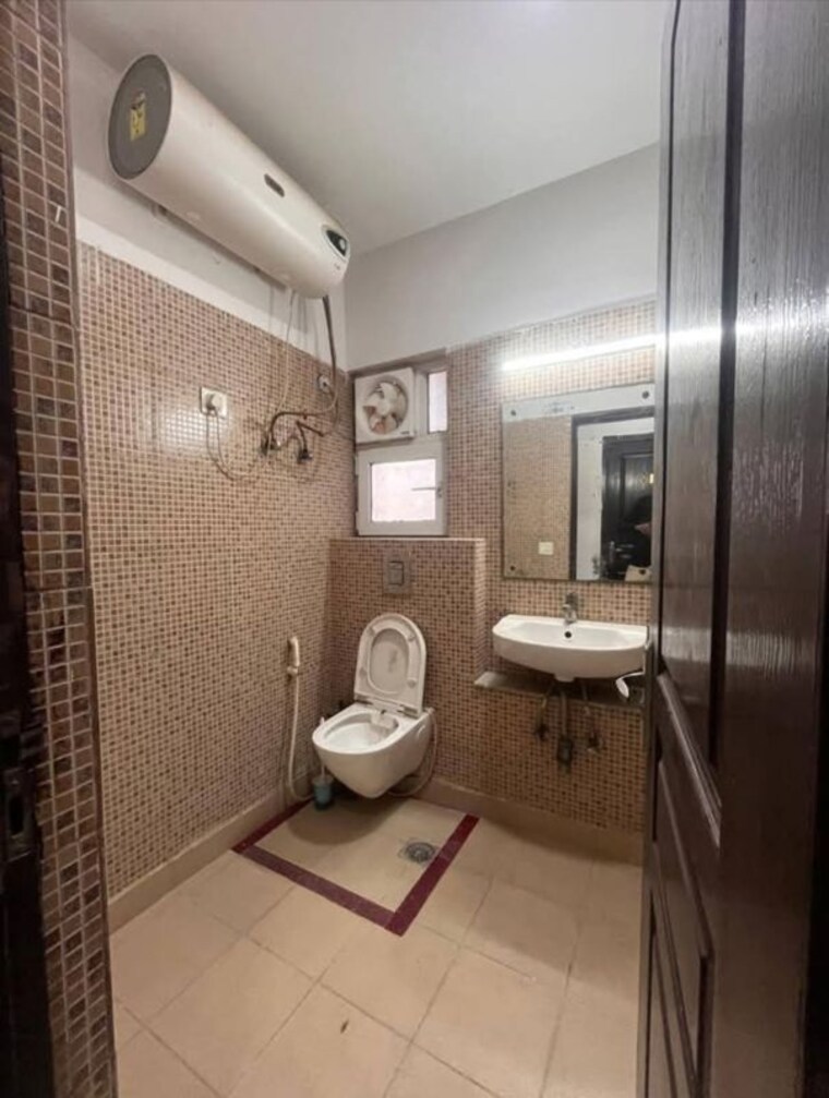 Bathroom, 3c-lotus-zing 1 RK 1528 Sq.Ft. Apartment In Sector 168 Noida 10403339