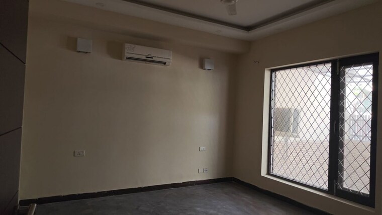 Room, pioneer-park-phase-1 2 Bedroom 1200 Sq.Ft. Apartment In Sector 61 Gurgaon 10403416
