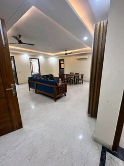 5 BHK + Pooja Room Builder Floor For Rent in Sector 52
