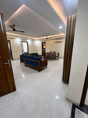 5 BHK Builder Floor For Rent in Sector 52