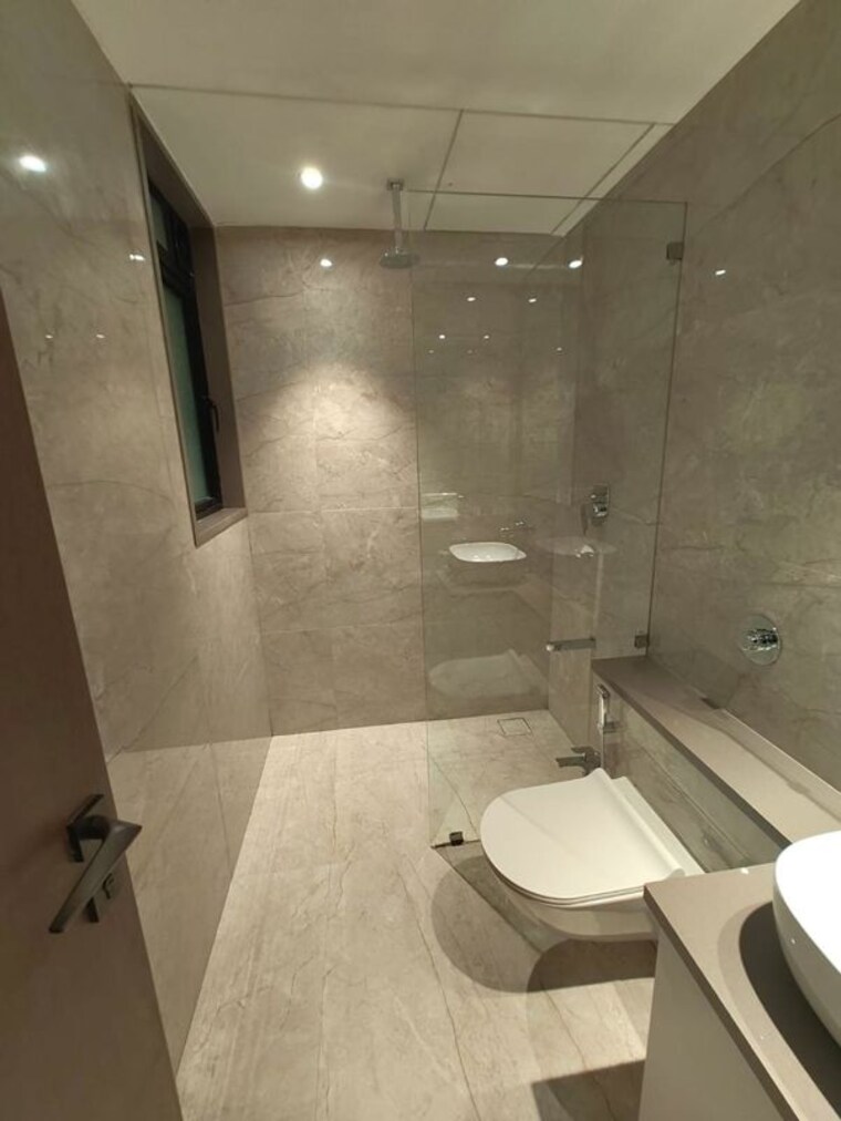 Bathroom, bandra west 3 Bedroom 1100 Sq.Ft. Apartment In Bandra West Mumbai 10403410