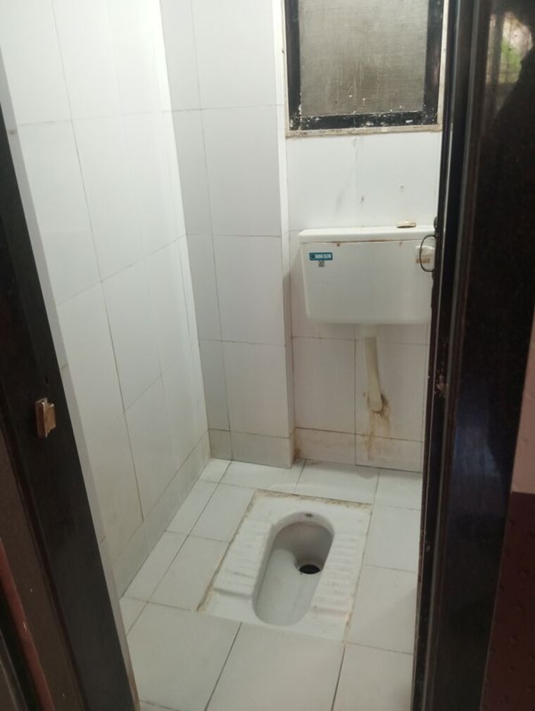 Bathroom, raunak-unnathi-woods-phase-4-and-5 1 Bedroom 460 Sq.Ft. Apartment In Ghodbunder Road Thane 10403445