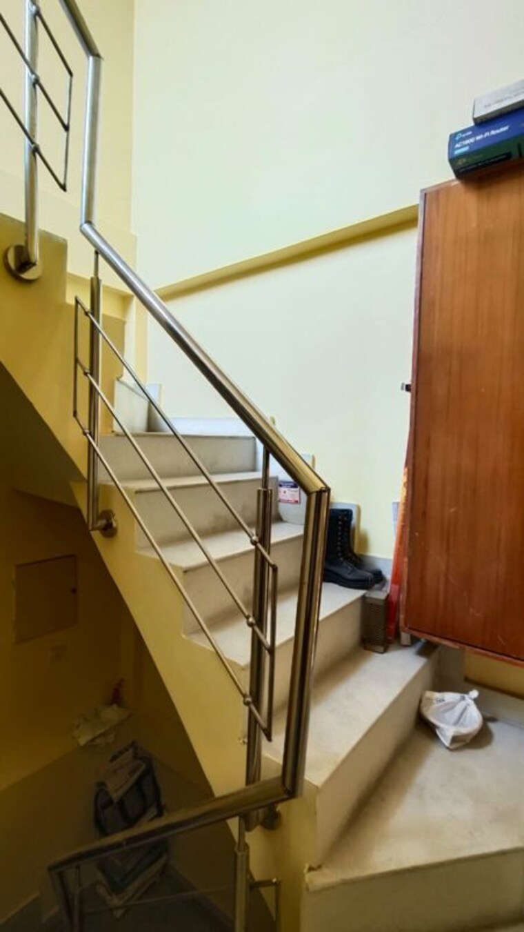 undefined, safdarjung enclave 3 Bedroom 125 Sq.Yd. Builder Floor In Safdarjung Enclave Delhi 10403447