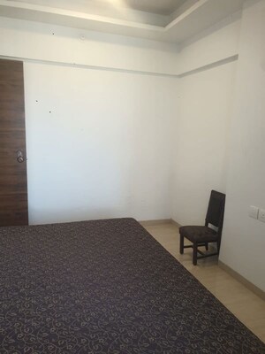 Room in 2 BHK Apartment at Je and Vee Vrindavan, Malad East – for Rent