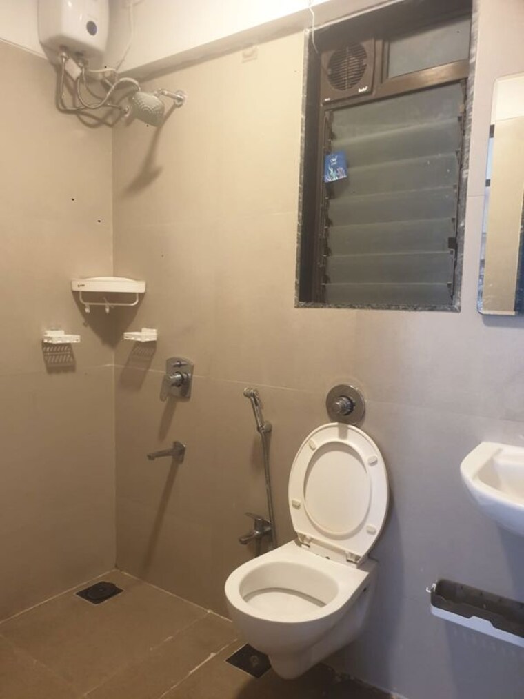 Bathroom, je-and-vee-vrindavan 2 Bedroom 725 Sq.Ft. Apartment In Malad East Mumbai 10403444